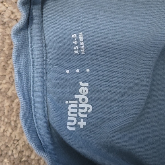 Crocodile Shirt Size 4/5 - Picture 2 of 2